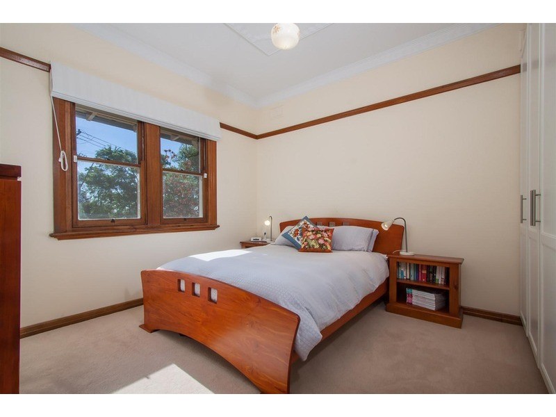 1 Young Street, Turvey Park NSW 2650