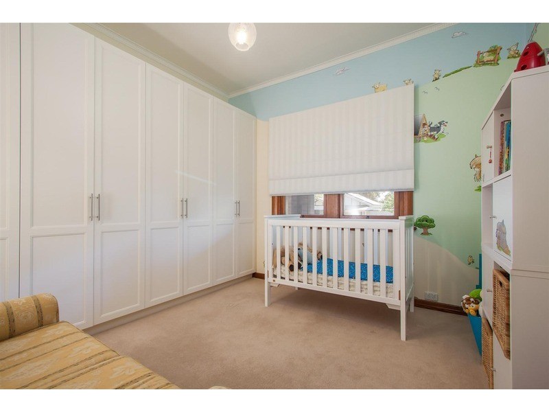 1 Young Street, Turvey Park NSW 2650