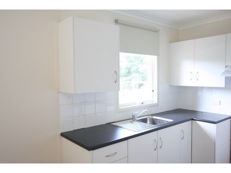 7 Flynn  Place, Tolland NSW 2650