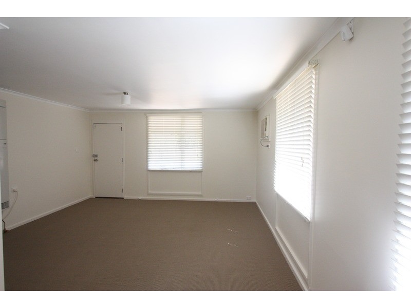 7 Flynn  Place, Tolland NSW 2650