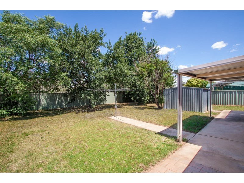 23 Forrest Street, Lake Albert NSW 2650