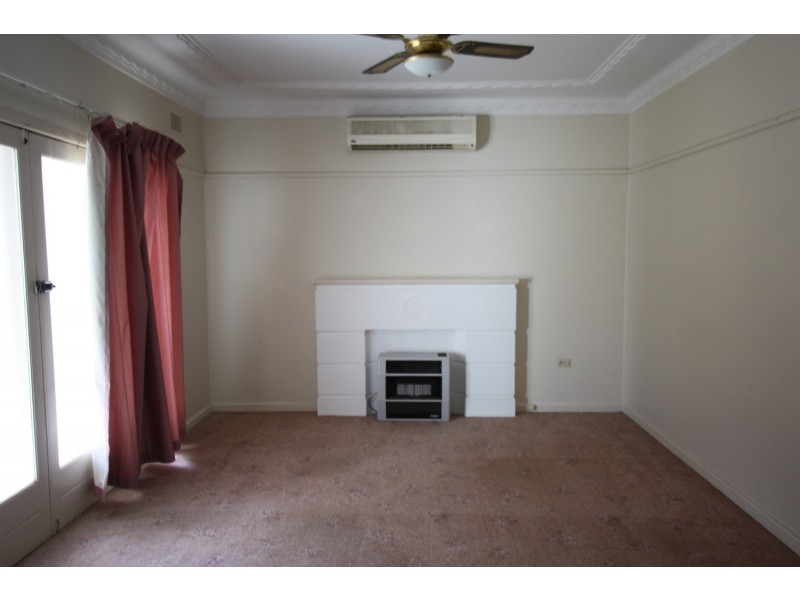 337 Lake Albert Road, Kooringal NSW 2650