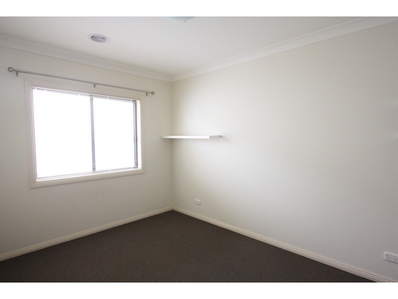 50 Yarrawah Crescent, Bourkelands NSW 2650