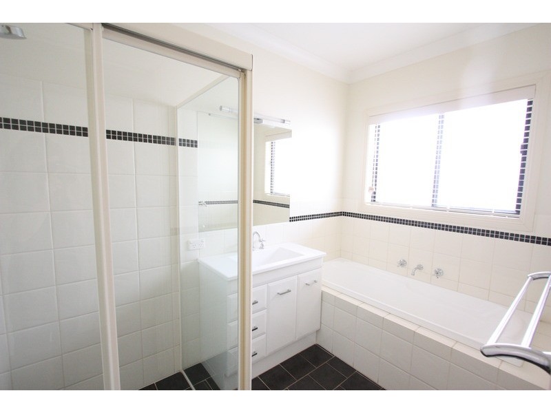 50 Yarrawah Crescent, Bourkelands NSW 2650