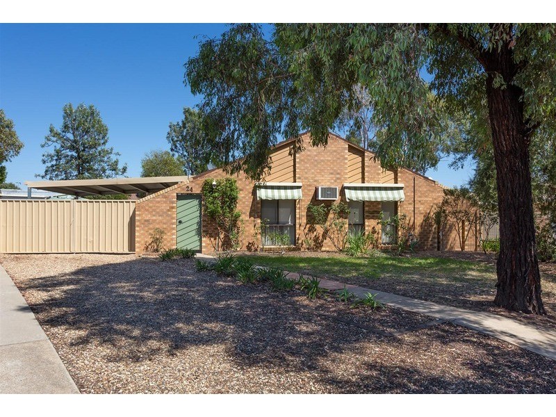 24 Parkhurst  Street, Tolland NSW 2650