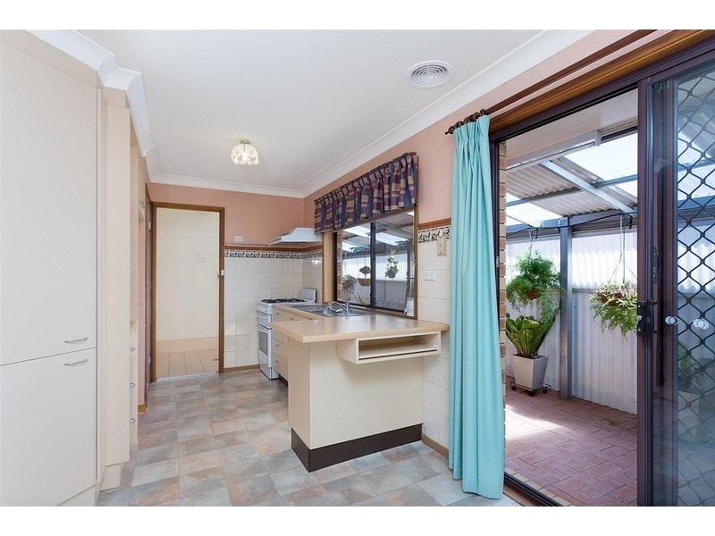 24 Parkhurst  Street, Tolland NSW 2650