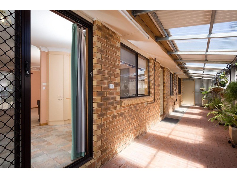 24 Parkhurst  Street, Tolland NSW 2650