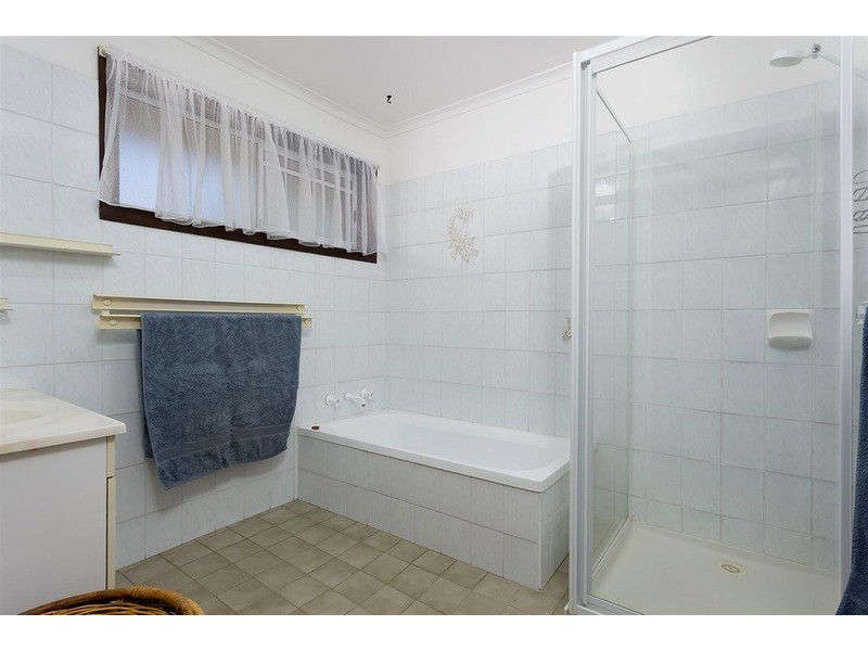 3 McCoullough Drive, Tolland NSW 2650