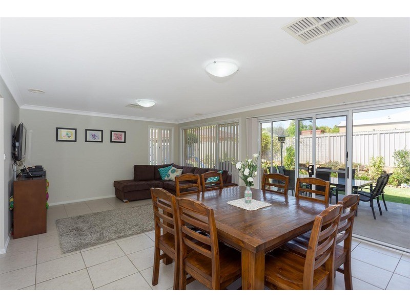 5 Werribee  Road, Bourkelands NSW 2650
