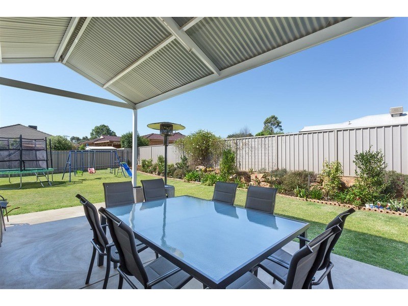 5 Werribee  Road, Bourkelands NSW 2650