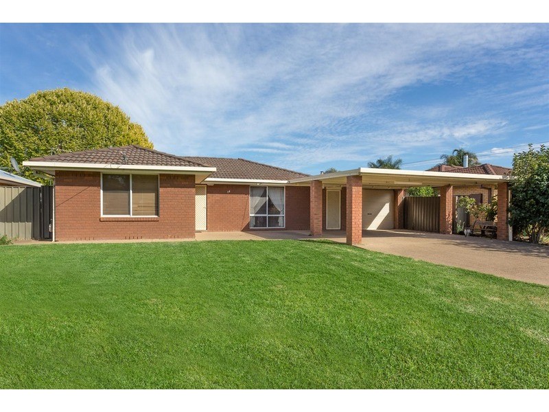 14 Forrest  Street, Lake Albert NSW 2650