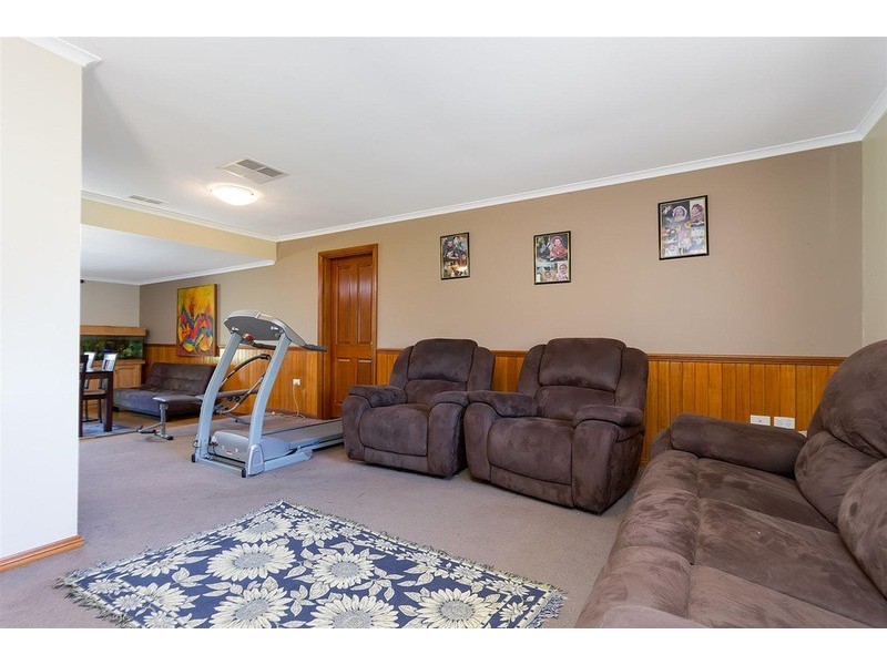 14 Forrest  Street, Lake Albert NSW 2650
