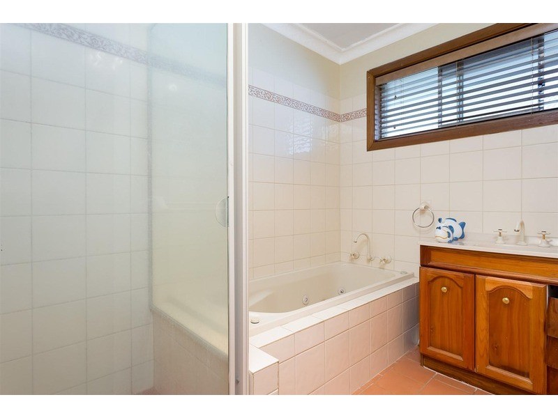 14 Forrest  Street, Lake Albert NSW 2650