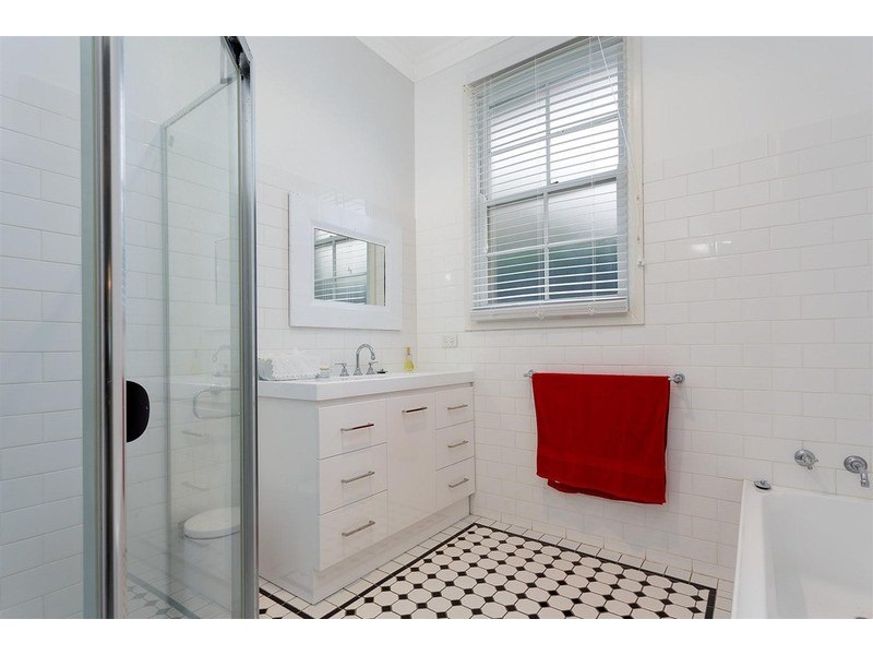 76 Peter Street, Wagga Wagga NSW 2650