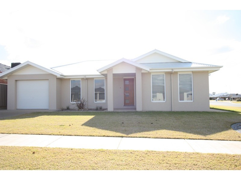 1/6 Mima Street, Glenfield Park NSW 2650