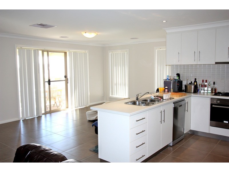 18 Osterley Street, Bourkelands NSW 2650