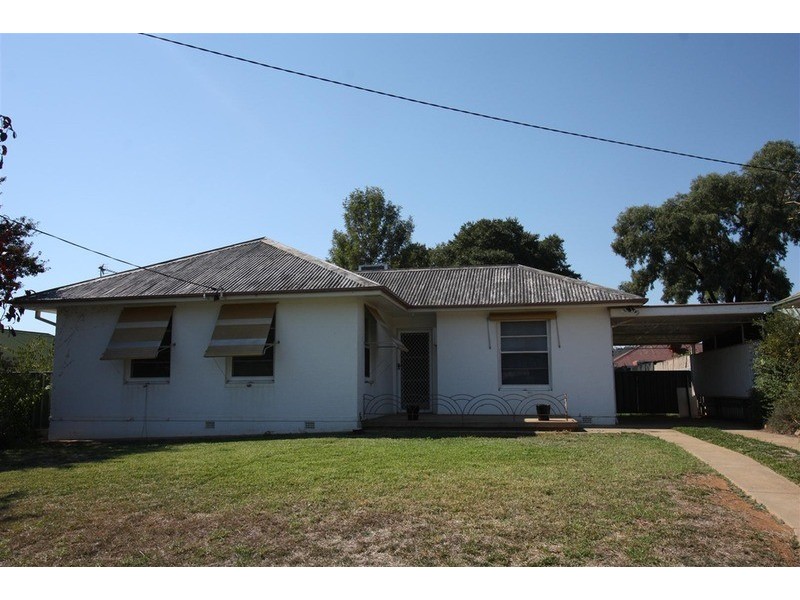 75 Bourke Street, Turvey Park NSW 2650