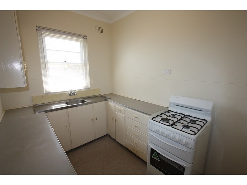 75 Bourke Street, Turvey Park NSW 2650