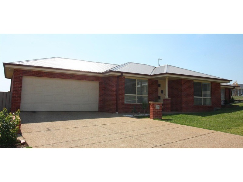 2 Evatt Street, Wagga Wagga NSW 2650
