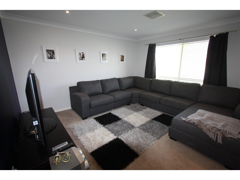 2 Evatt Street, Wagga Wagga NSW 2650