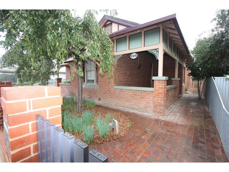 229 Kincaid Street, Wagga Wagga NSW 2650