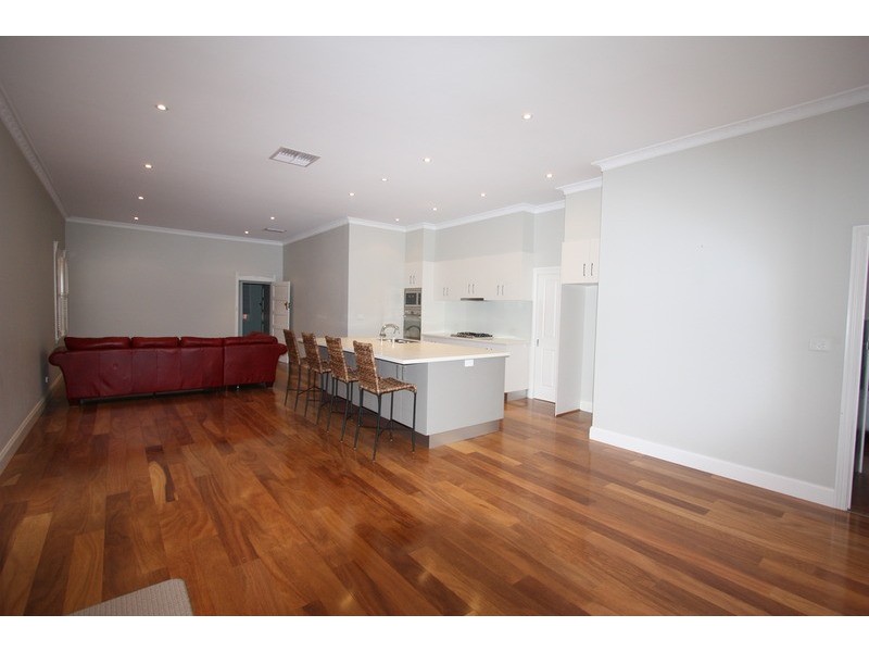 229 Kincaid Street, Wagga Wagga NSW 2650