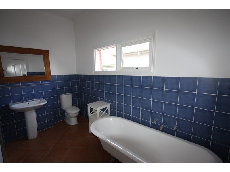 229 Kincaid Street, Wagga Wagga NSW 2650