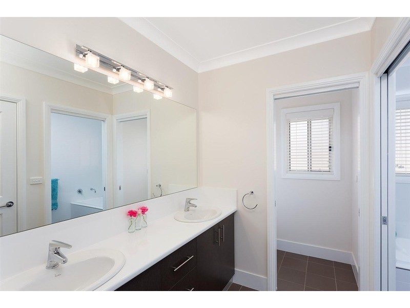 150 Brooklyn Drive, Bourkelands NSW 2650