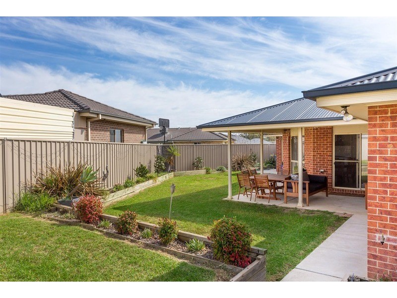 8 Birri Place, Glenfield Park NSW 2650