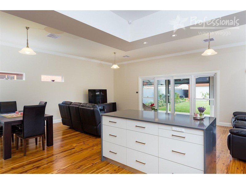 14 Thorne Street, Wagga Wagga NSW 2650