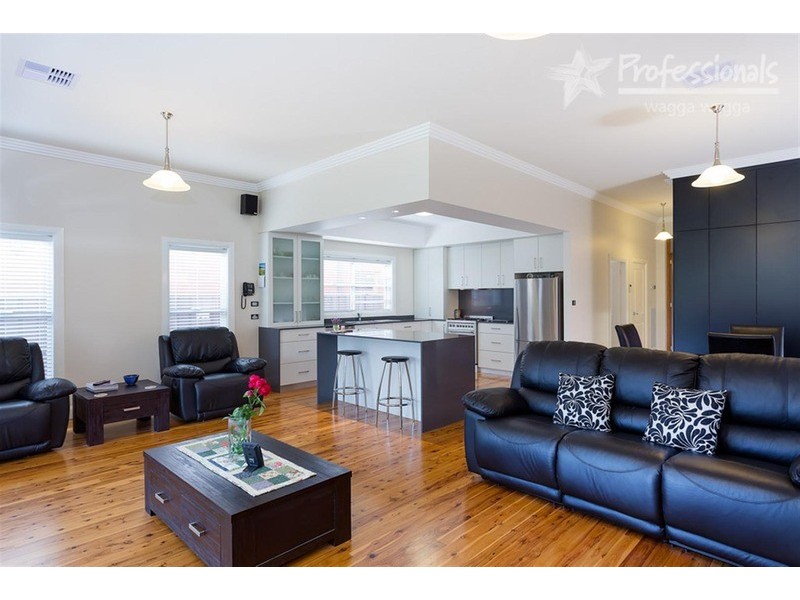 14 Thorne Street, Wagga Wagga NSW 2650