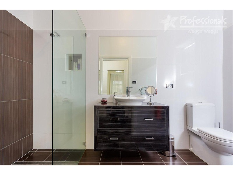 14 Thorne Street, Wagga Wagga NSW 2650