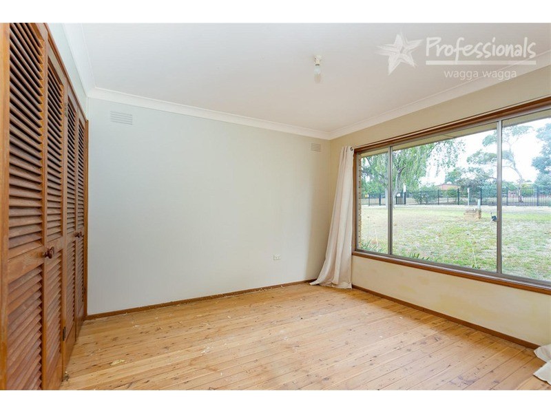 29 Leavenworth Drive, Mount Austin NSW 2650