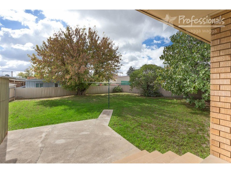 29 Leavenworth Drive, Mount Austin NSW 2650