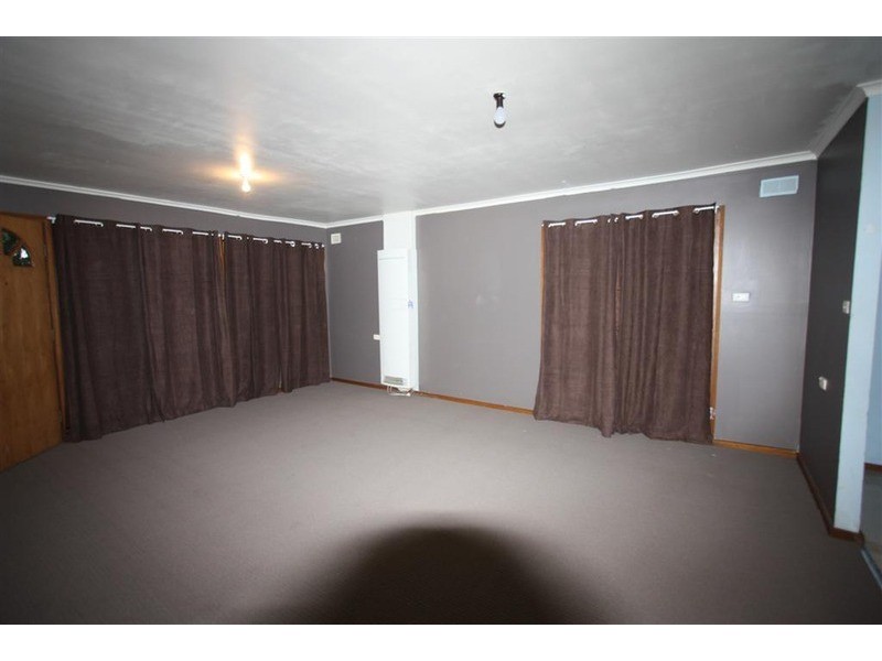 13 Toy Place, Tolland NSW 2650