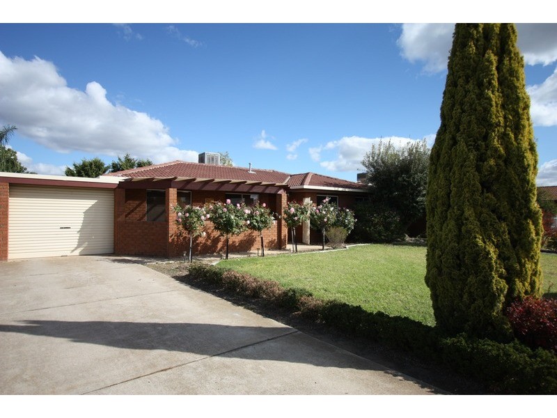 24 Darri  Street, Glenfield Park NSW 2650