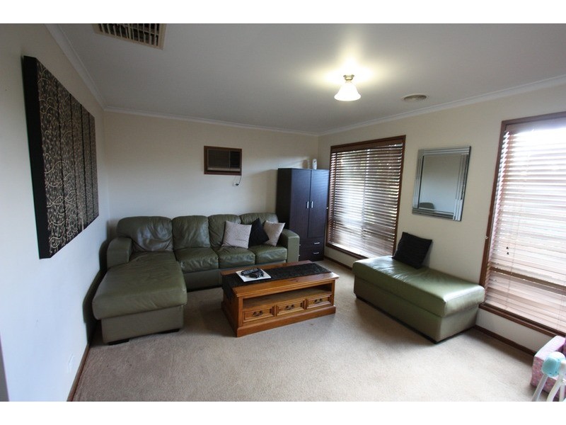 24 Darri  Street, Glenfield Park NSW 2650