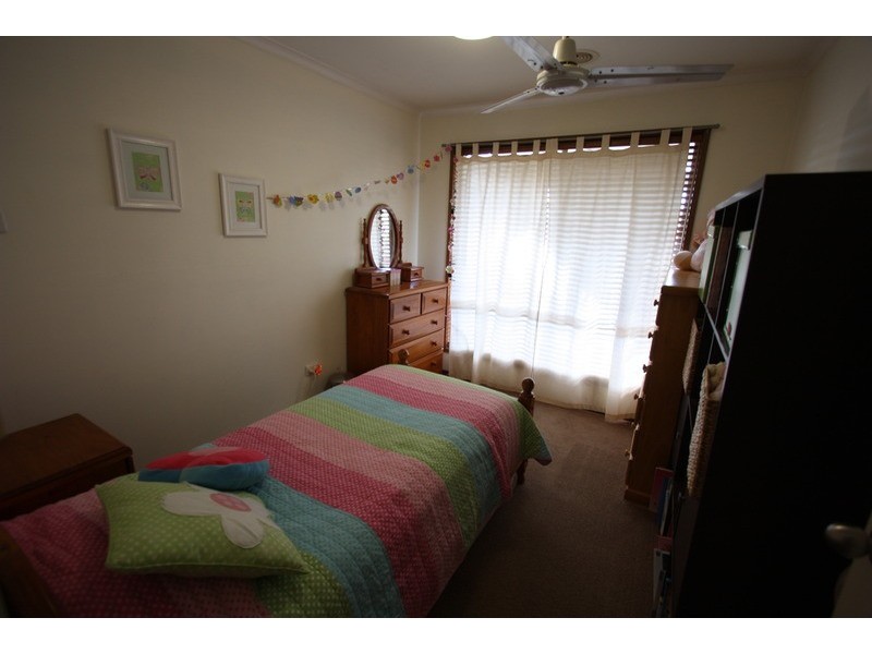 24 Darri  Street, Glenfield Park NSW 2650
