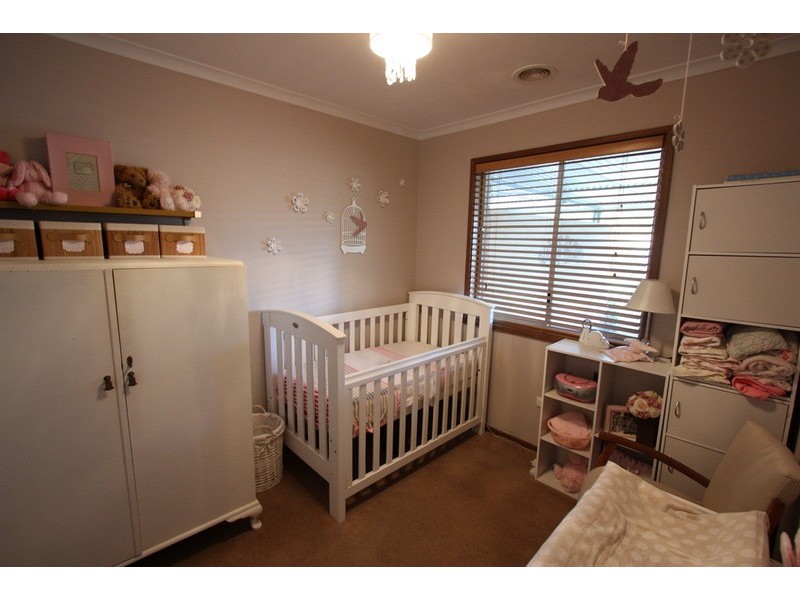 24 Darri  Street, Glenfield Park NSW 2650