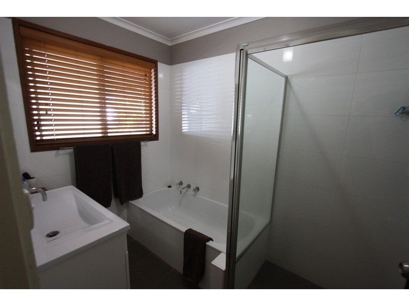 24 Darri  Street, Glenfield Park NSW 2650