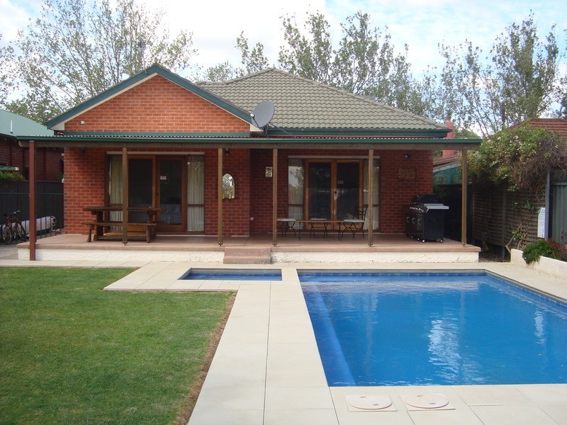 185 Gurwood Street, Wagga Wagga NSW 2650