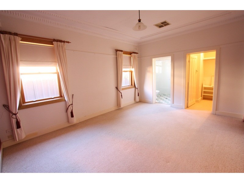 185 Gurwood Street, Wagga Wagga NSW 2650