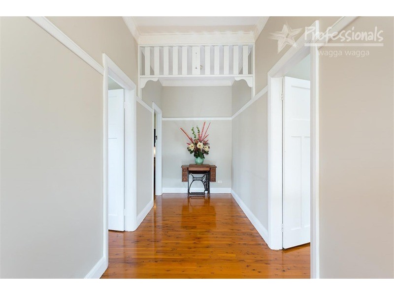 6 Turner Street, Turvey Park NSW 2650