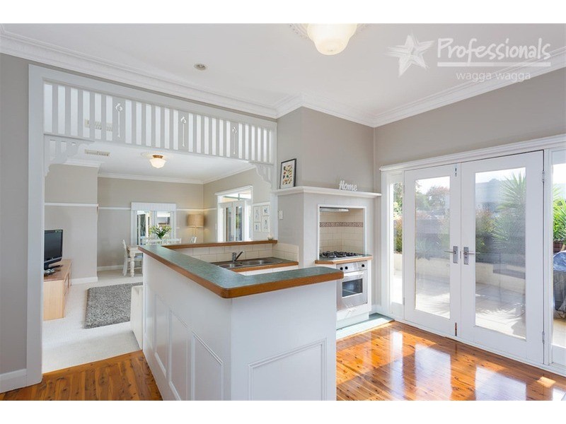 6 Turner Street, Turvey Park NSW 2650