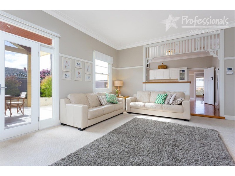 6 Turner Street, Turvey Park NSW 2650