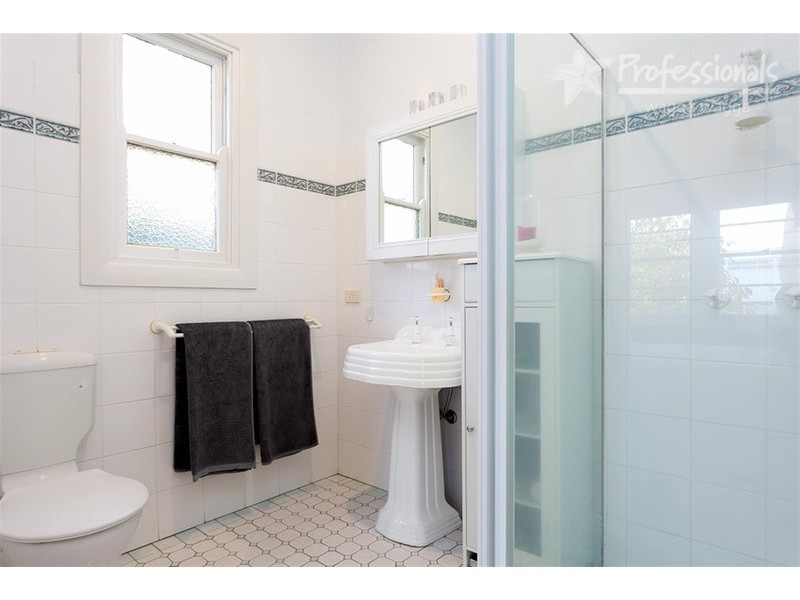 6 Turner Street, Turvey Park NSW 2650