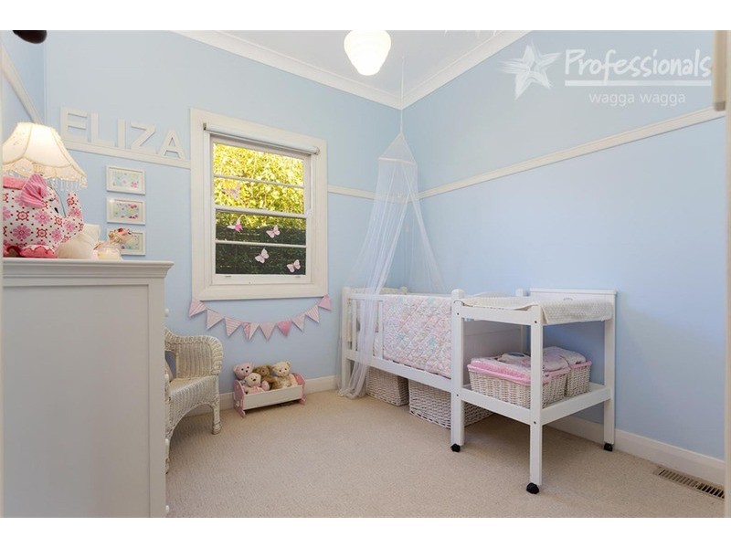 6 Turner Street, Turvey Park NSW 2650