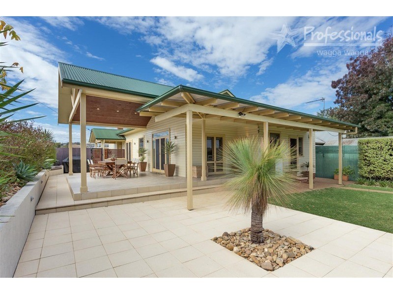 6 Turner Street, Turvey Park NSW 2650