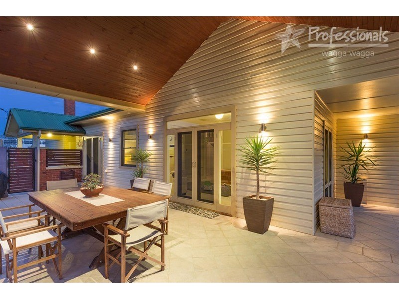 6 Turner Street, Turvey Park NSW 2650