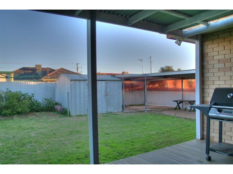 4 Walteela Avenue, Mount Austin NSW 2650